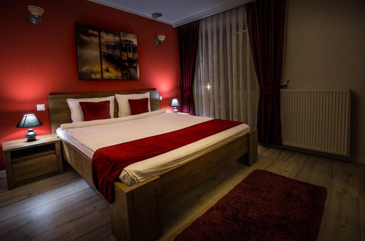 Bentley Apartments Pristina Exterior foto
