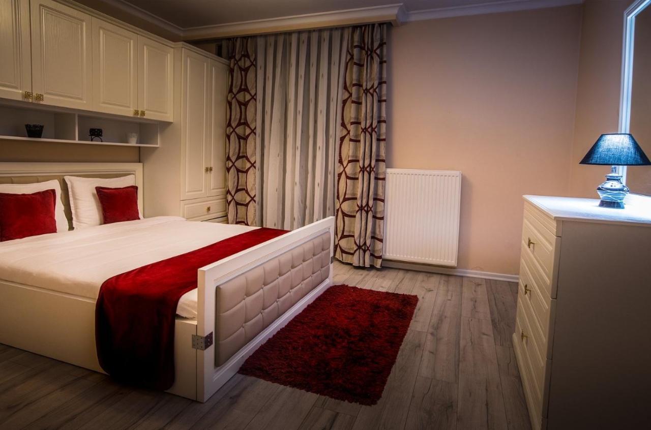 Bentley Apartments Pristina Exterior foto