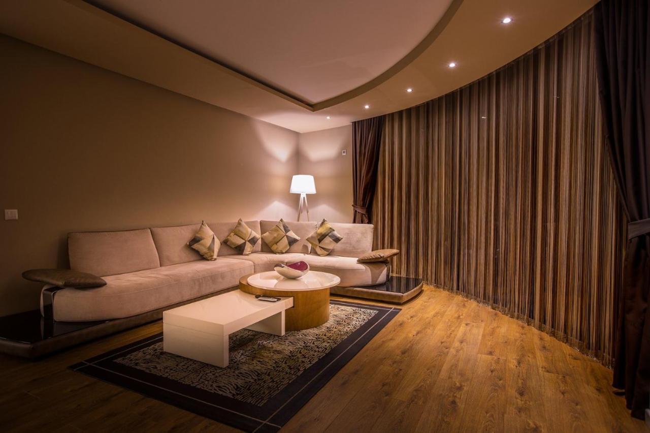 Bentley Apartments Pristina Exterior foto