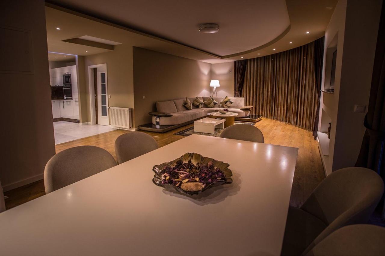 Bentley Apartments Pristina Exterior foto