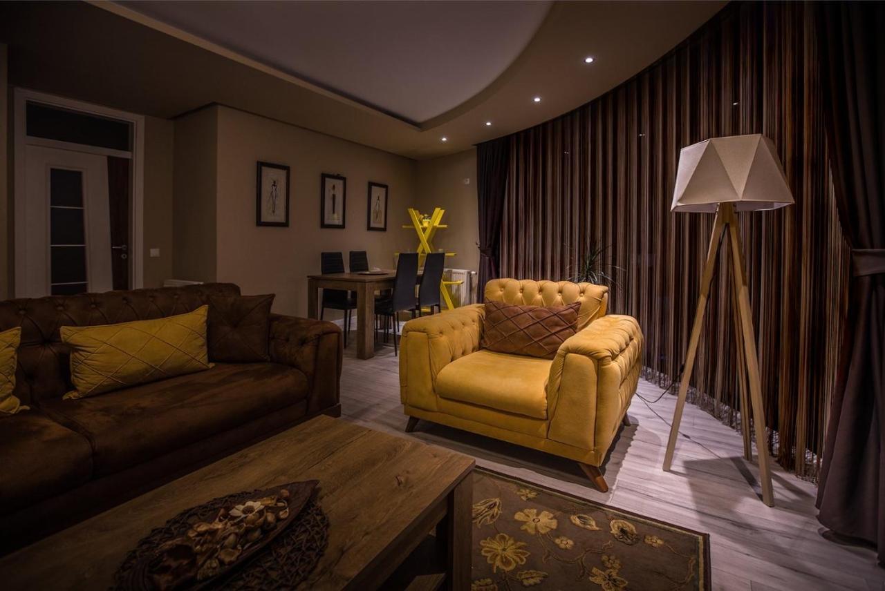 Bentley Apartments Pristina Exterior foto