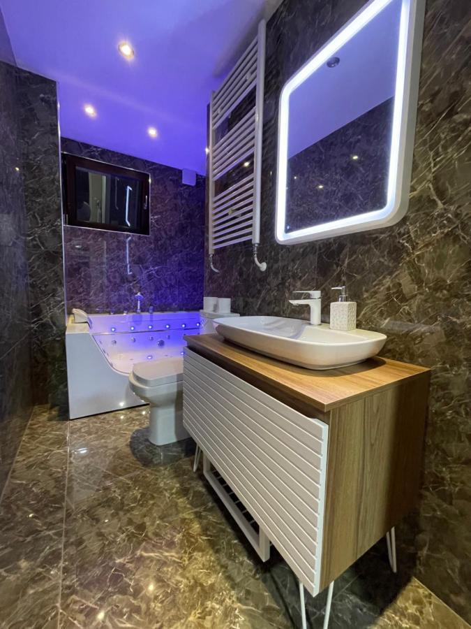 Bentley Apartments Pristina Exterior foto
